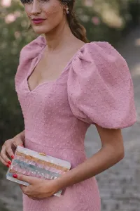 Vestido de fiesta de plumetti rosa palo con mangas abullonadas y