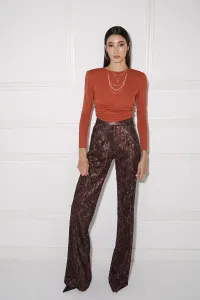 pantalon palazzo plisado estampado metalizado