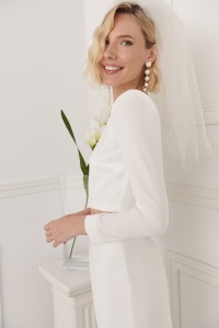 Top corto crepe blanco para invitada boda