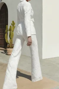 traje de chaqueta y pantalon brocado blanco