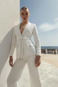 traje de chaqueta y pantalon brocado blanco