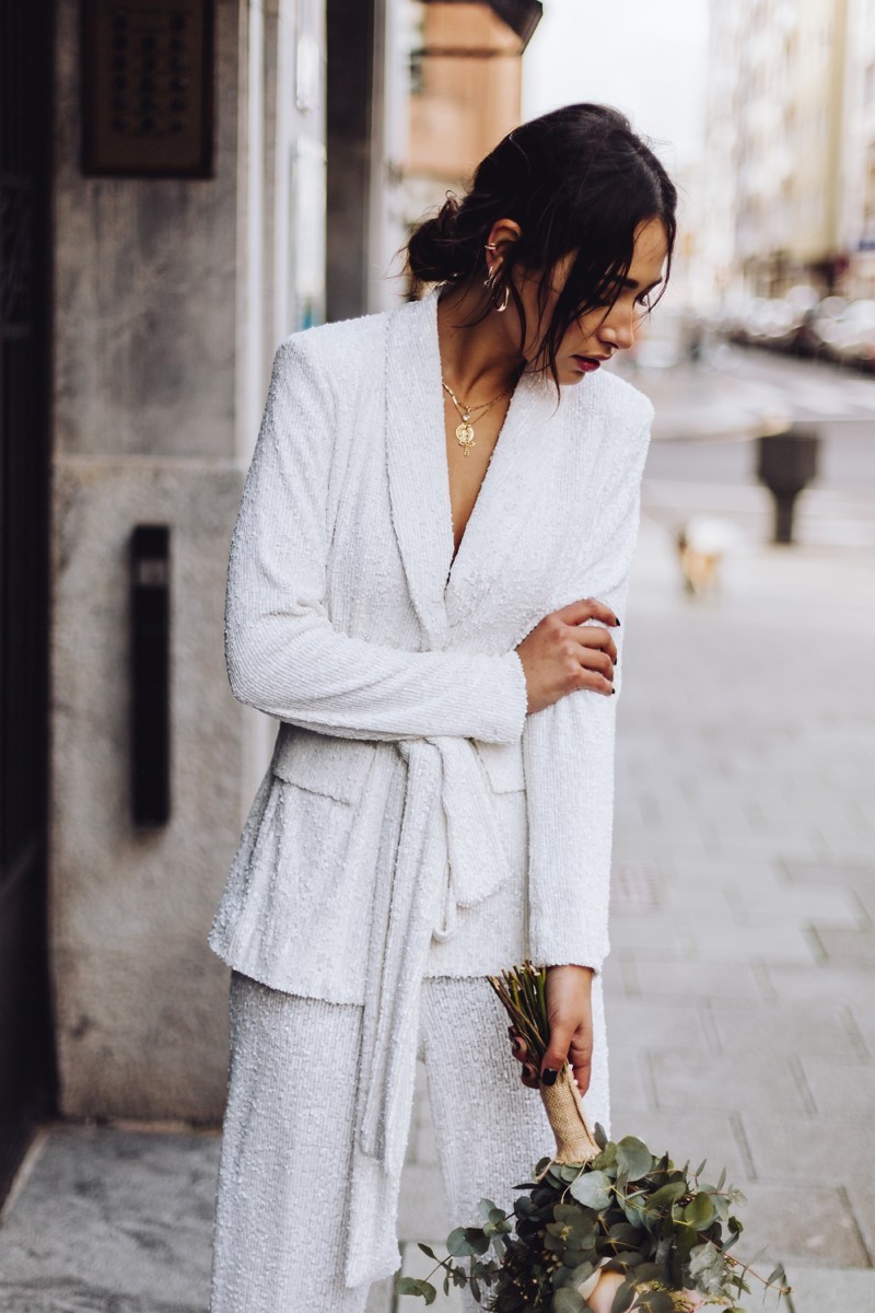Traje chaqueta y pantalon de lentejuelas blanco para fiesta