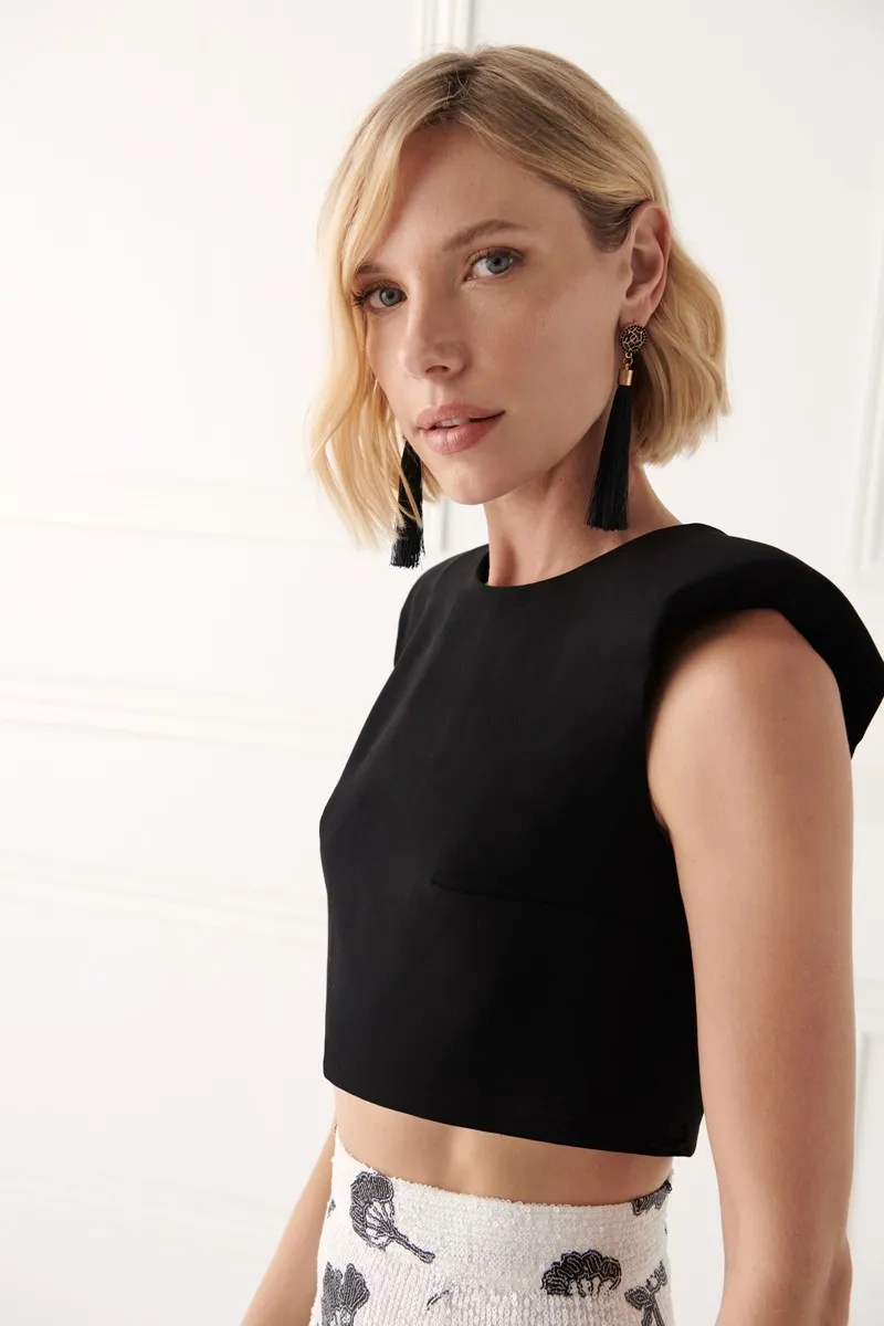 Top corto crepe negro para invitada boda