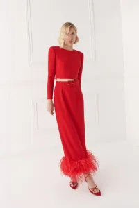 Falda recta falde plumas en crepe rojo