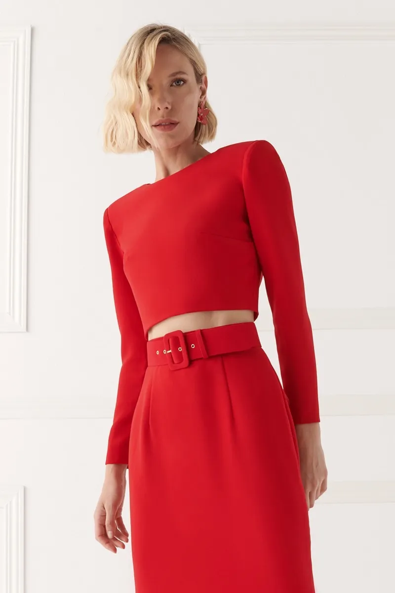 Top corto crepe rojo para invitada boda