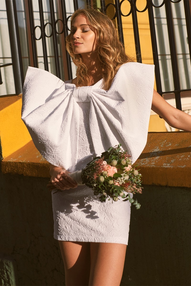 Vestido jacquard blanco con lazo grande Maxine