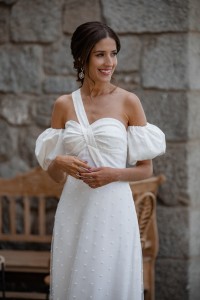 Vestido largo blanco de tul y plumetti sobre crepe blanco Céline