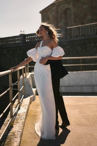 Vestido largo blanco de tul y plumetti sobre crepe blanco Céline
