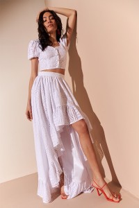 Conjunto de top y falda troquelado blanco Giselle