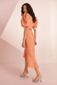 Top joya manga abullonada brocado coral Mila