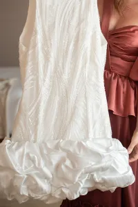 vestido corto de novia en pedreria con cuello escote halter