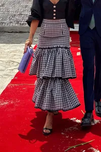 Falda midi cuadro vichy volantes blanco y negro