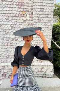 Falda midi cuadro vichy volantes blanco y negro