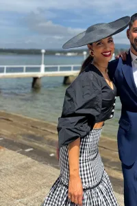 Falda midi cuadro vichy volantes blanco y negro