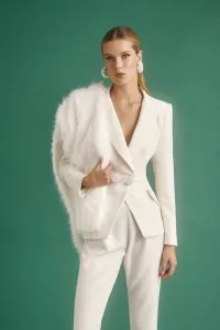 Estola de pelo blanco para boda civil