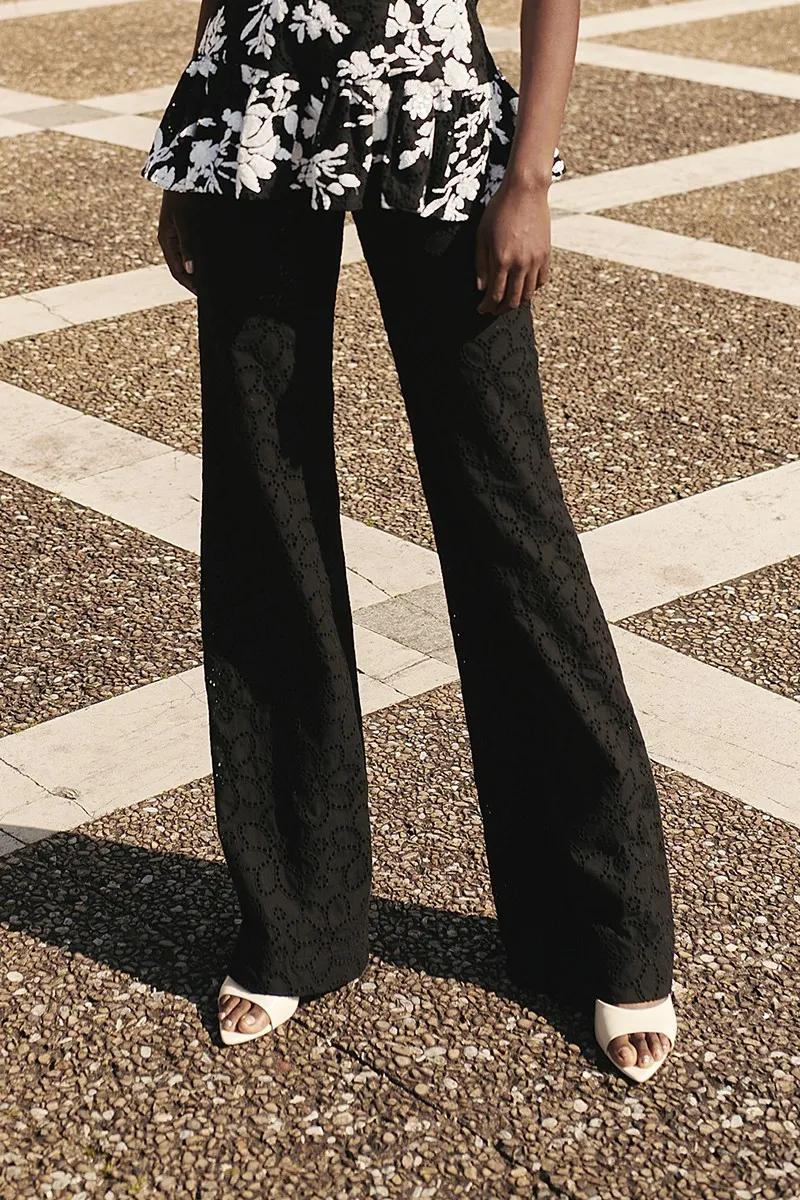 pantalon palazzo troquelado negro