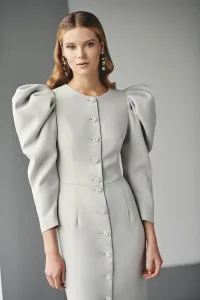 Vestido de fiesta con mangas volumen crepe gris plata para boda