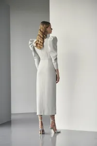 Vestido de fiesta con mangas volumen crepe gris plata para boda