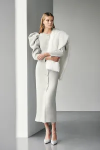 Vestido de fiesta con mangas volumen crepe gris plata para boda