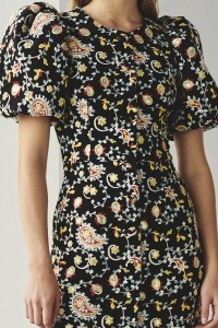 Vestido tul bordado negro manga globo