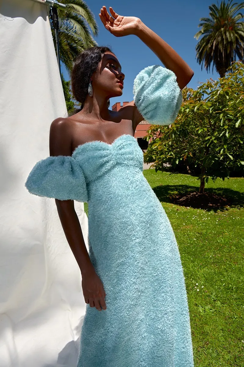 Vestido azul claro palabra de honor para invitada a boda