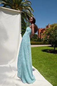 Vestido azul claro palabra de honor para invitada a boda