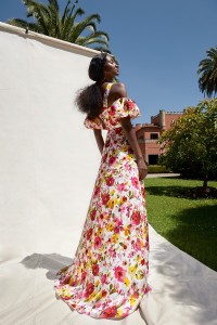 Vestido largo de fiesta palabra de honor con estampado de flores
