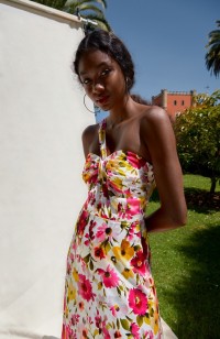 Vestido largo de fiesta palabra de honor con estampado de flores