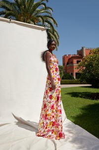 Vestido largo de fiesta palabra de honor con estampado de flores