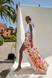 Falda larga estampada de flores con abertura lateral