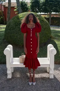 Vestido granate, manga globo y volante