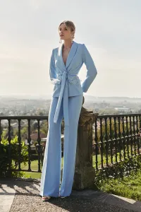 Chaqueta crepe azul claro joya con plumas
