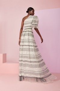 Vestido largo asimetrico plumetti blanco negro para invitada o