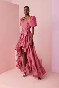 Vestido de fiesta largo asimetrico con volante en tafetan rosa