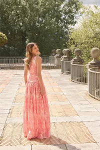 Vestido largo rosa con flores blancas de fiesta para boda con
