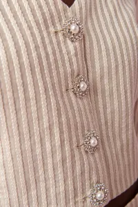 Conjunto de pantalon palazzo y top corto con botones rayas beige