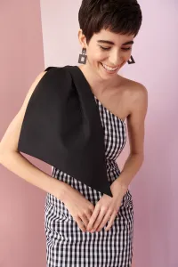 Vestido de fiesta cuadro vichy negro blanco asimetrico con lazo