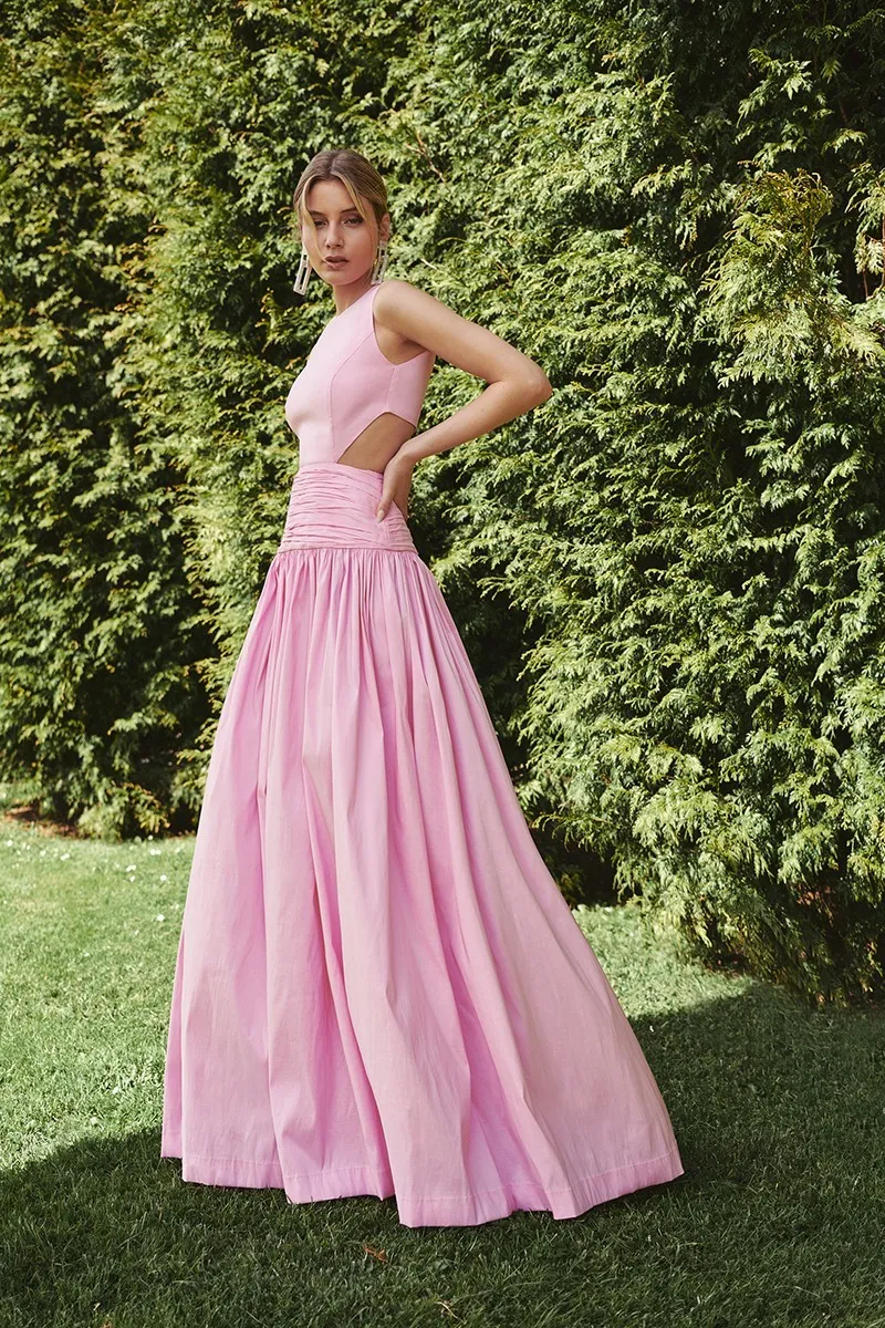 Vestido largo rosa de fiesta para boda con canesú drapeado