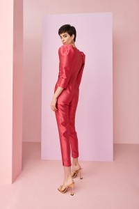 Mono de fiesta con manga abullonada y lazada en jacquard coral