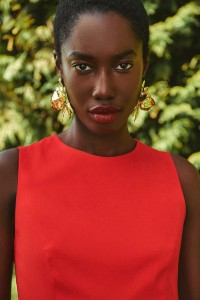 Vestido largo rojo de fiesta para boda con canesú drapeado