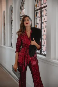 traje de chaqueta y pantalon de fiesta en lentejuelas granates