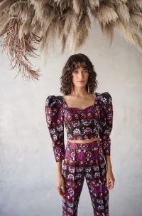 Conjunto de palazzo y top corto bordado etnico con manga