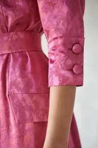 Vestido esmoquin manga abullonada tejido tornasolado rosa