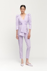 Mono de fiesta cuadro vichy lila y blanco con manga abullonada