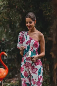 Mono de fiesta asimetrico estampado de flores para boda