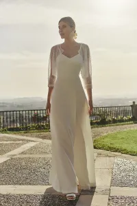 chaqueta corta perlas blanca para novia