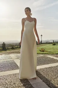 vestido largo de fiesta lencero de crepe blanco con escote en la