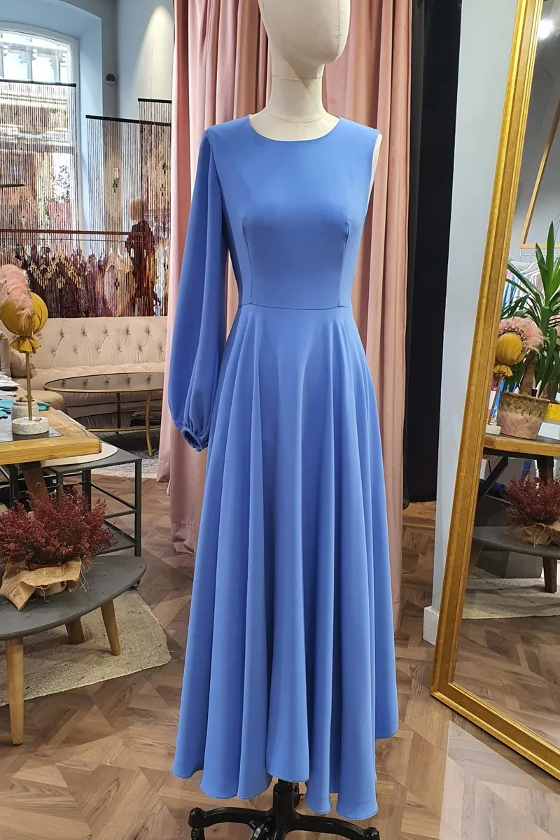 Vestido azul asimetrico falda al biés
