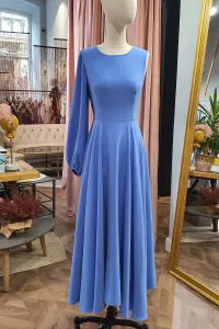 Vestido azul asimetrico falda al biés
