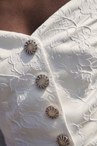 Top joya de jacquard brocado flores blanco escote corazon